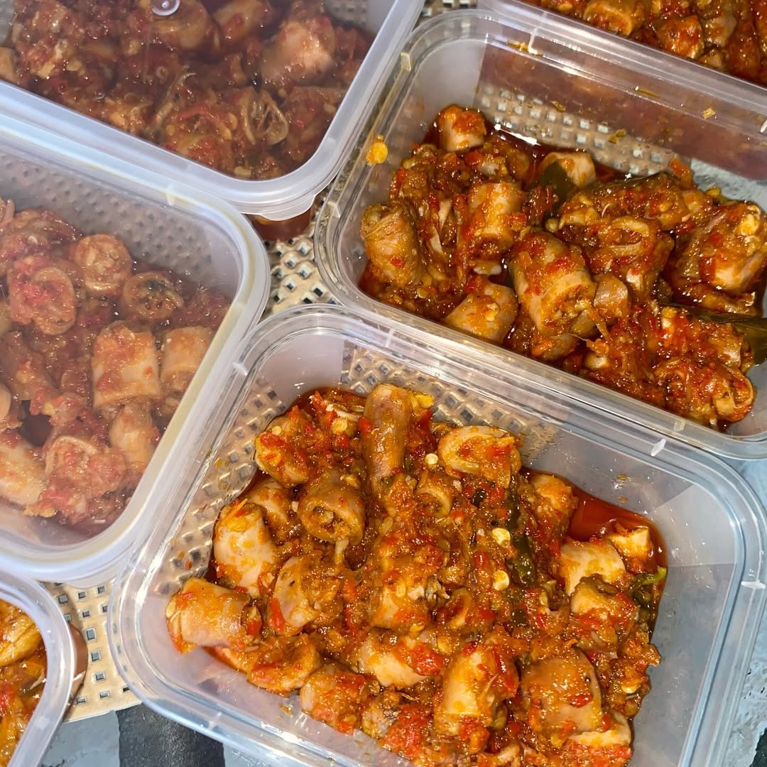 Sambal Baby Cumi — Olahan cumi segar yang dimasak dengan sambal khas